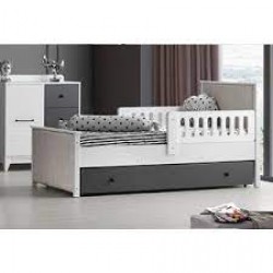 Aymini Olivya Karyola